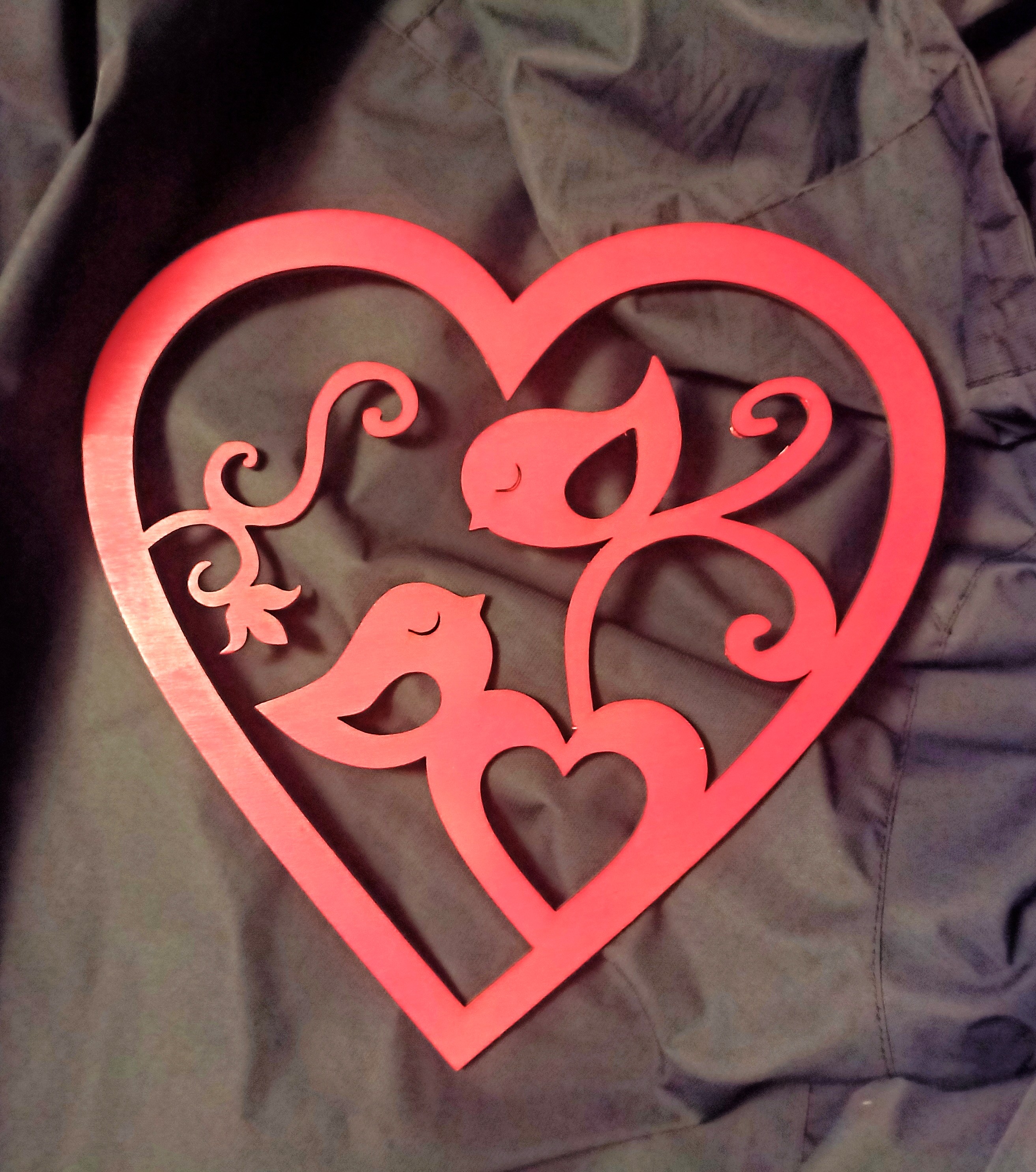 Srdce vyřezávané červené velké