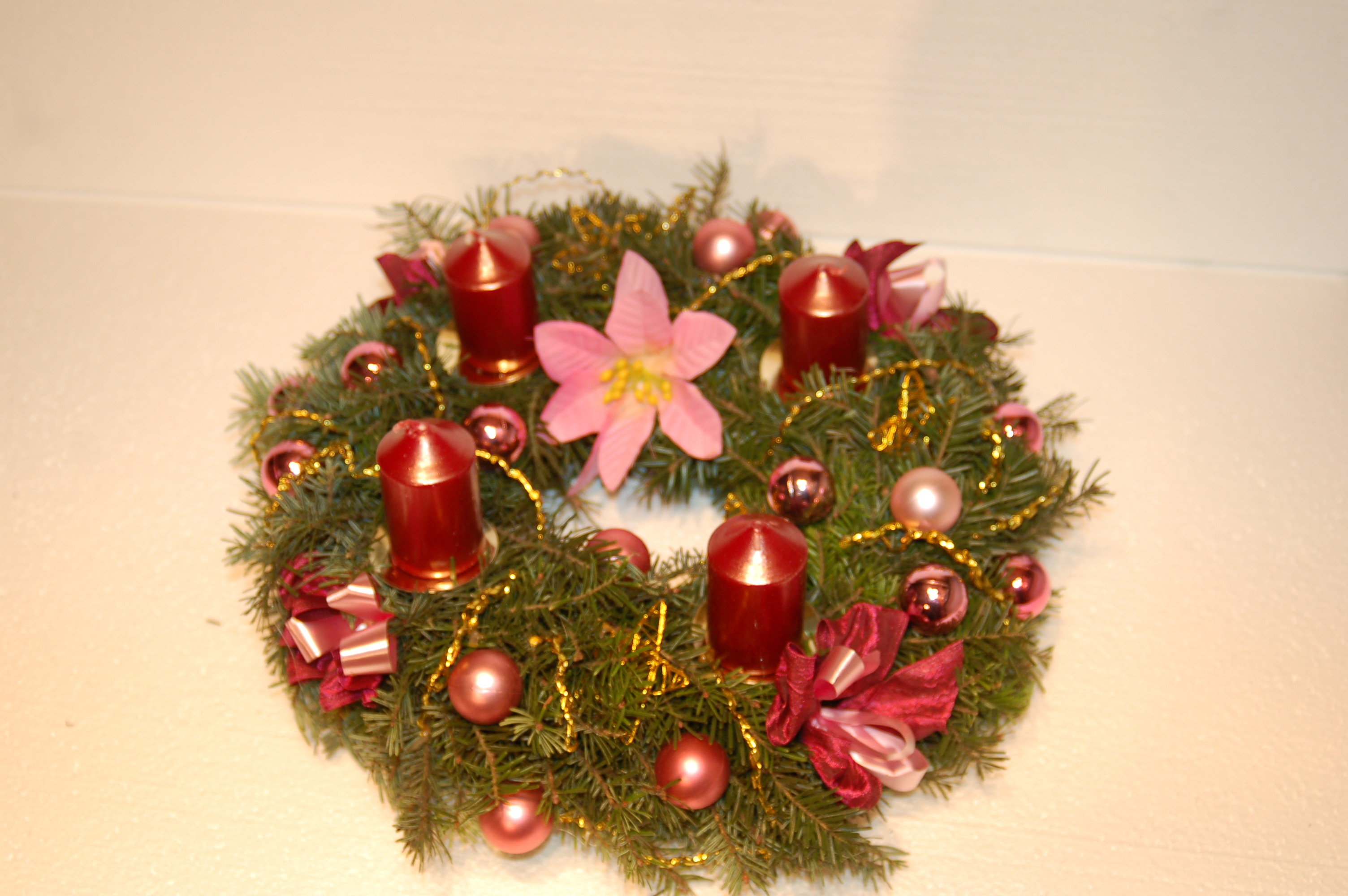 Adventní věnec růžový II